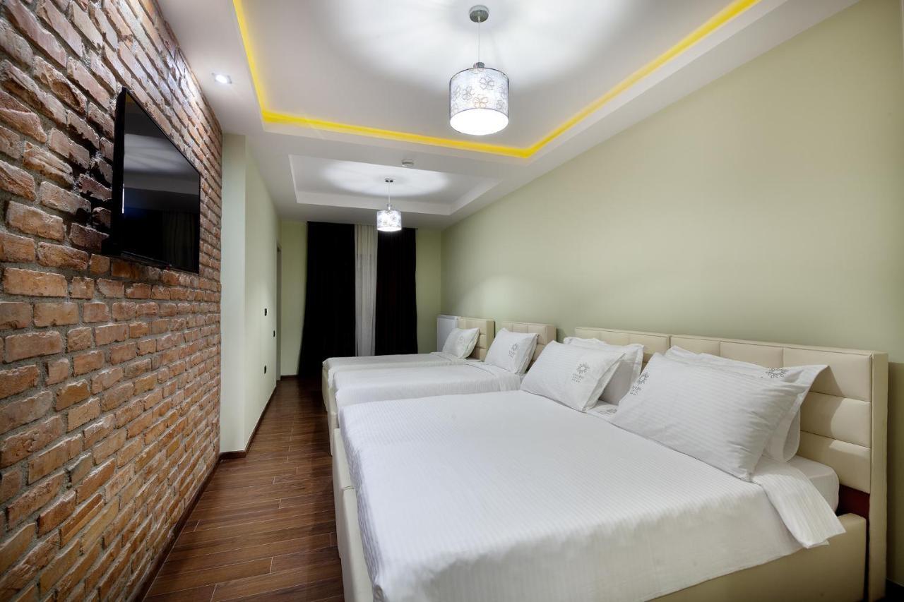 Casta Diva Hotel Korce Exterior foto